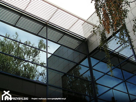 Aranżacje wnętrz - Biuro: Fasada, elewacja aluminiowo-szklana - Przybylski Ogrody Zimowe & Konstrukcje aluminiowo-szklane. Przeglądaj, dodawaj i zapisuj najlepsze zdjęcia, pomysły i inspiracje designerskie. W bazie mamy już prawie milion fotografii!