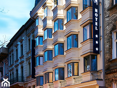 Aranżacje wnętrz - Wnętrza publiczne: Hotel Logos Kraków - Przybylski Ogrody Zimowe & Konstrukcje aluminiowo-szklane. Przeglądaj, dodawaj i zapisuj najlepsze zdjęcia, pomysły i inspiracje designerskie. W bazie mamy już prawie milion fotografii!