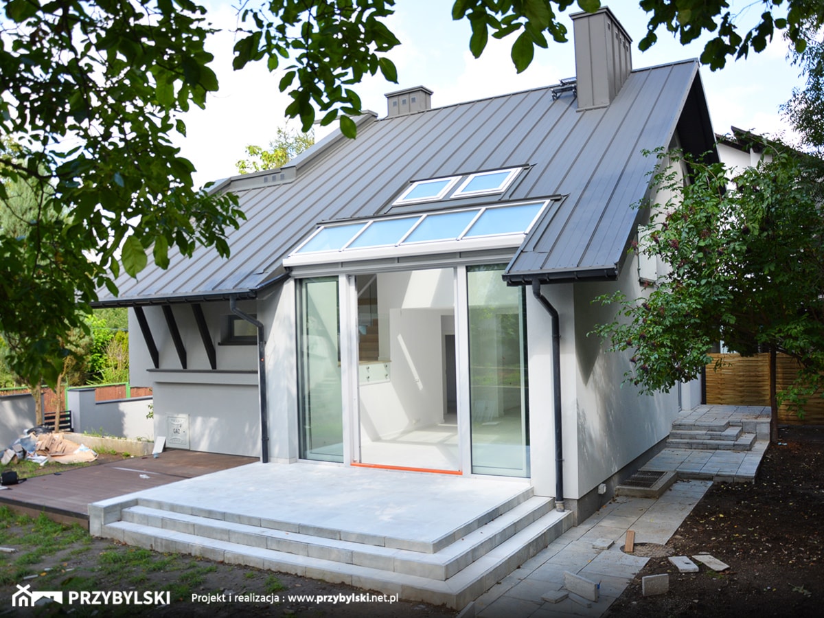 Okno kolankowe dla domu jednorodzinnego - zdjęcie od Przybylski Ogrody Zimowe & Konstrukcje aluminiowo-szklane - Homebook