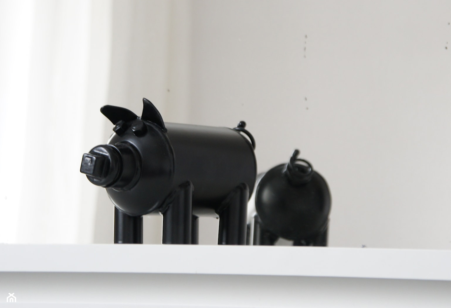 STEEL PIGGY - Salon, styl industrialny - zdjęcie od MP PROJECT - Homebook