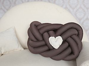 KNOT PILLOW / PODUSZKA SUPEŁ / SWIRL / KNOT - zdjęcie od Dominika Giełażyn