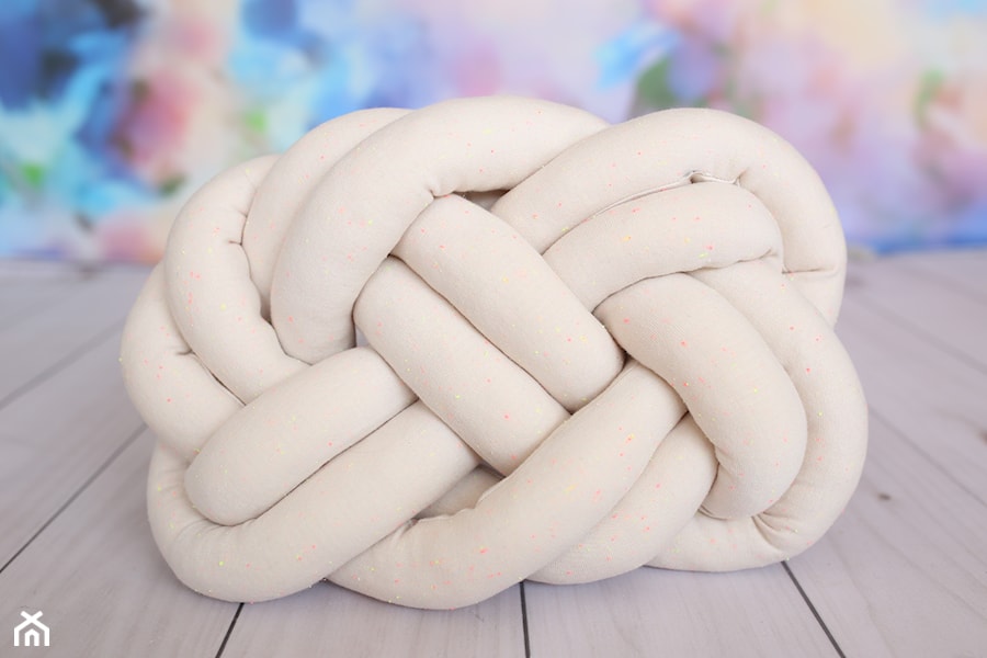 KNOT PILLOW / PODUSZKA SUPEŁ / SWIRL / KNOT - zdjęcie od Dominika Giełażyn