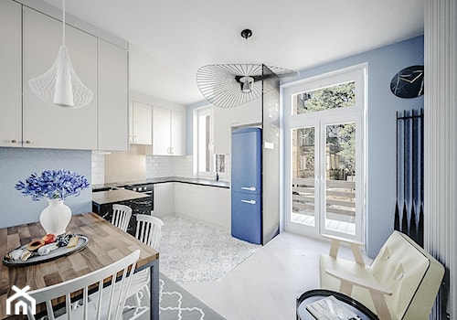 Vertigo - Średnia otwarta z salonem biała niebieska z zabudowaną lodówką z lodówką wolnostojącą z podblatowym zlewozmywakiem kuchnia w kształcie litery u z oknem, styl nowoczesny - zdjęcie od Vimko Projektowanie Wnętrz