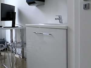 Meble do kliniki medycyny estetycznej - zdjęcie od SLS Meble- kuchnie, meble na wymiar