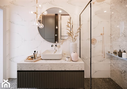 Projekt domu z elementami złota - Duża z lustrem z punktowym oświetleniem łazienka z oknem, styl nowoczesny - zdjęcie od Projektowanie Wnetrz Online