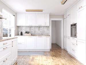 Klasyczna zamknięta kuchnia w bieli z jadalnią - Kuchnia, styl rustykalny - zdjęcie od Projektowanie Wnetrz Online