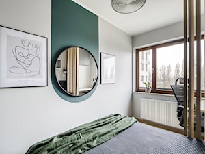 mała sypialnia w zieleni z miejscem do pracy - zdjęcie od Wydział Spraw Wewnętrznych