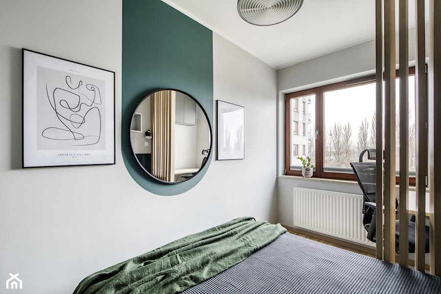 mała sypialnia w zieleni z miejscem do pracy - zdjęcie od Wydział Spraw Wewnętrznych