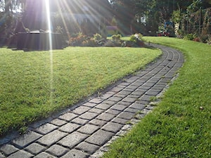 Odnowiony ogród w stylu nowoczesnym - zdjęcie od ogrodyolsztyna