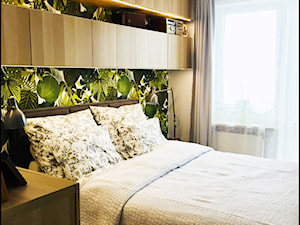 Metamorfoza Sypialni - Mała beżowa sypialnia, styl nowoczesny - zdjęcie od MWZ Architektura Wnętrz