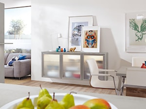 VerleKuchen_model_Riva892 - Średnia biała jadalnia jako osobne pomieszczenie, styl skandynawski - zdjęcie od Verle Küchen