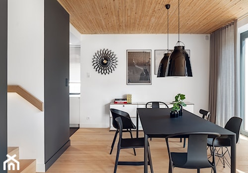 Ekorezydencja - Duża biała szara jadalnia jako osobne pomieszczenie, styl nowoczesny - zdjęcie od Ev Architects