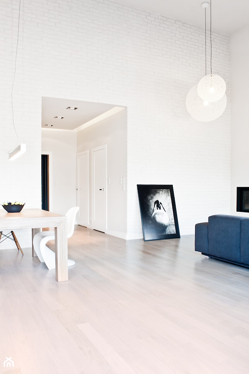 dom pod Poznaniem - Średnia biała jadalnia w salonie, styl nowoczesny - zdjęcie od Ev Architects