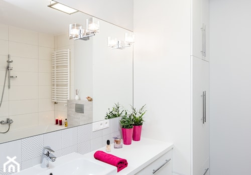 Mieszkanie 2 - Średnia na poddaszu bez okna łazienka, styl nowoczesny - zdjęcie od KRAMKOWSKA | PRACOWNIA WNĘTRZ