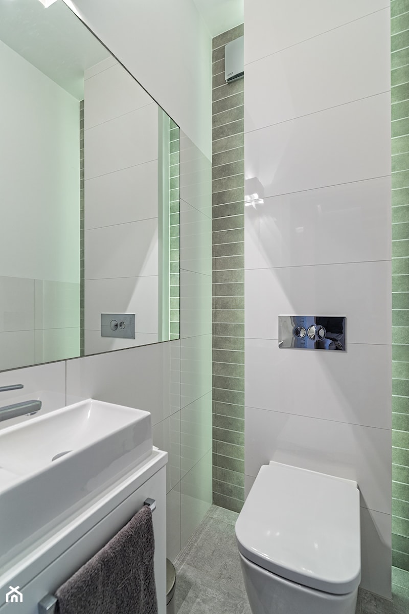 MIESZKANIE 72m2 - Mała bez okna z lustrem łazienka, styl minimalistyczny - zdjęcie od KRAMKOWSKA | PRACOWNIA WNĘTRZ
