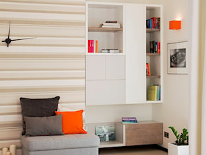 Mieszkanie na Powiślu - Średni beżowy salon, styl minimalistyczny - zdjęcie od KRAMKOWSKA | PRACOWNIA WNĘTRZ