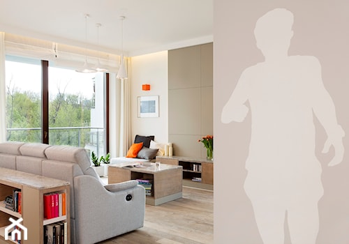 Mieszkanie na Powiślu - Średni biały szary salon z tarasem / balkonem, styl minimalistyczny - zdjęcie od KRAMKOWSKA | PRACOWNIA WNĘTRZ