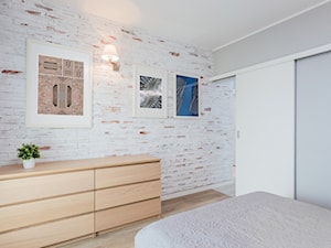 MIESZKANIE 52m2 - Średnia sypialnia, styl minimalistyczny - zdjęcie od KRAMKOWSKA | PRACOWNIA WNĘTRZ