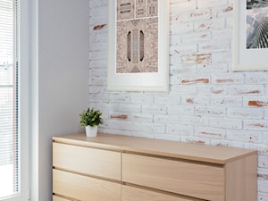 MIESZKANIE 52m2 - Średnia biała sypialnia, styl minimalistyczny - zdjęcie od KRAMKOWSKA | PRACOWNIA WNĘTRZ