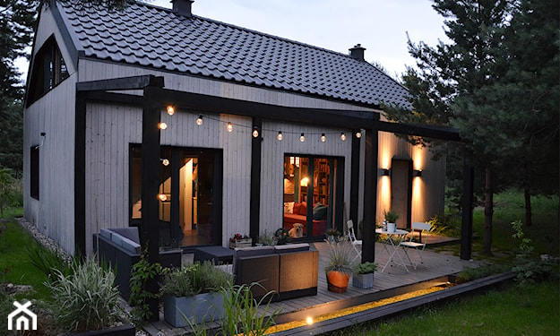 dom szkieletowy z drewna jednorodzinny biały styl skandynawski