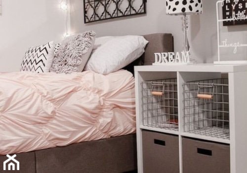 Mała szara sypialnia, styl nowoczesny - zdjęcie od Tamara Klupińska