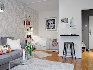 Duży biały szary pokój dziecka dla dziecka dla nastolatka dla chłopca dla dziewczynki, styl skandynawski - zdjęcie od Tamara Klupińska