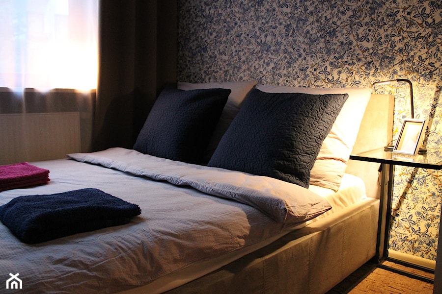 Mieszkanie w nowoczesnym stylu Warszawa Ochota - Mała niebieska sypialnia, styl nowoczesny - zdjęcie od You. Projekty wnętrz