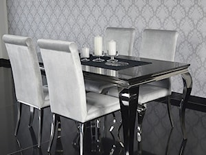 Jadalnia glamour Velluto Grigio od BellaCasa.co - stół ze stali oksydowanej polerowanej, tzw. czarny poler z czarnym blatem granitowym w komplecie z krzesłami ze stali srebrnej polerowanej ze srebrną - zdjęcie od BellaCasa.co