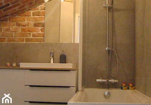 łazienka z cegłą2 - Mała łazienka, styl nowoczesny - zdjęcie od Kara design. Pracownia projektowa Karolina Pruszewicz