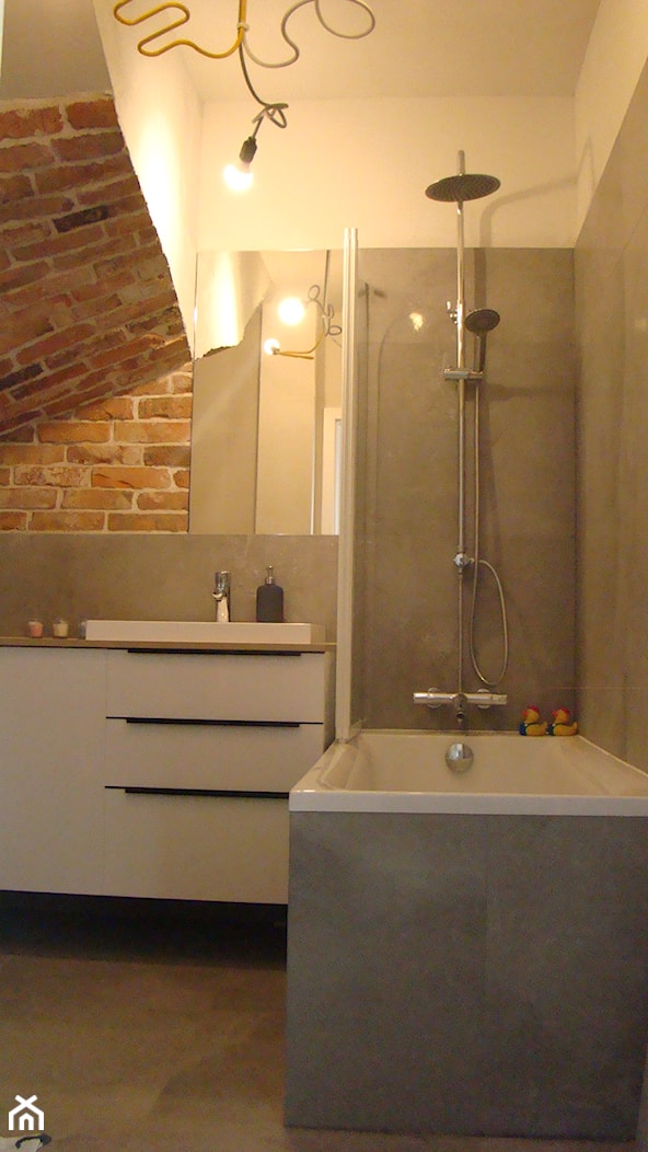 łazienka z cegłą2 - Mała łazienka, styl nowoczesny - zdjęcie od Kara design. Pracownia projektowa Karolina Pruszewicz - Homebook