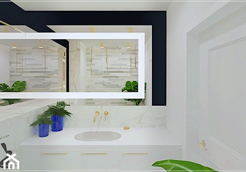 Dwupoziomowe mieszkanie w Rumi - Średnia na poddaszu bez okna z lustrem z punktowym oświetleniem łazienka, styl tradycyjny - zdjęcie od Beton i Drewno - Studio Projektowania Wnętrz