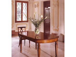 Stół oraz krzesło - zdjęcie od BoutiquePierrot