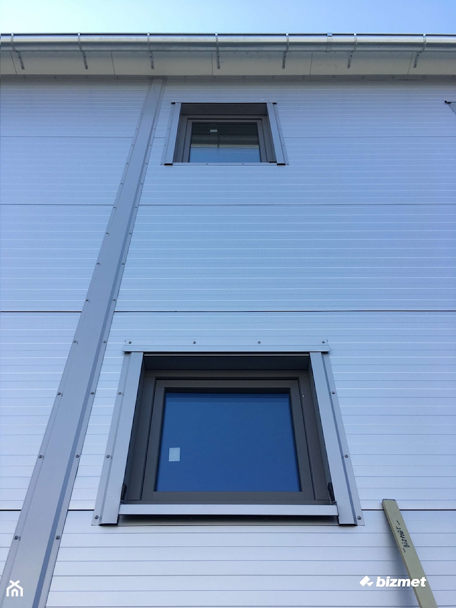 Stolarka pcv, obróbki i parapety aluminiowe - zdjęcie od bizmet - okna, drzwi, kominki, bramy