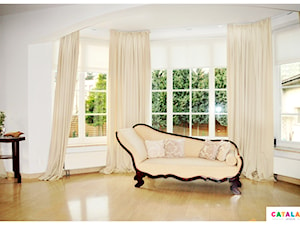 Mały biały salon, styl tradycyjny - zdjęcie od CATALAYA DESIGN