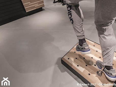 Aranżacje wnętrz - Wnętrza publiczne: Salon marki ADIDAS - Bautech. Przeglądaj, dodawaj i zapisuj najlepsze zdjęcia, pomysły i inspiracje designerskie. W bazie mamy już prawie milion fotografii!