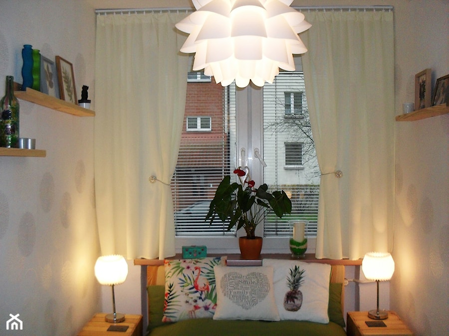 Mała beżowa sypialnia - zdjęcie od MałgorzataL