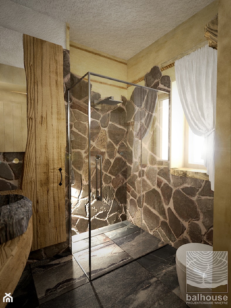 Dom z bali w Jordanowie - Mała na poddaszu łazienka z oknem, styl tradycyjny - zdjęcie od balhouse - projektowanie wnętrz - Homebook