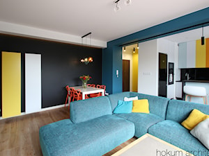 Kolorowy minimalizm, 95m2 - Salon, styl nowoczesny - zdjęcie od Hokum Architekci