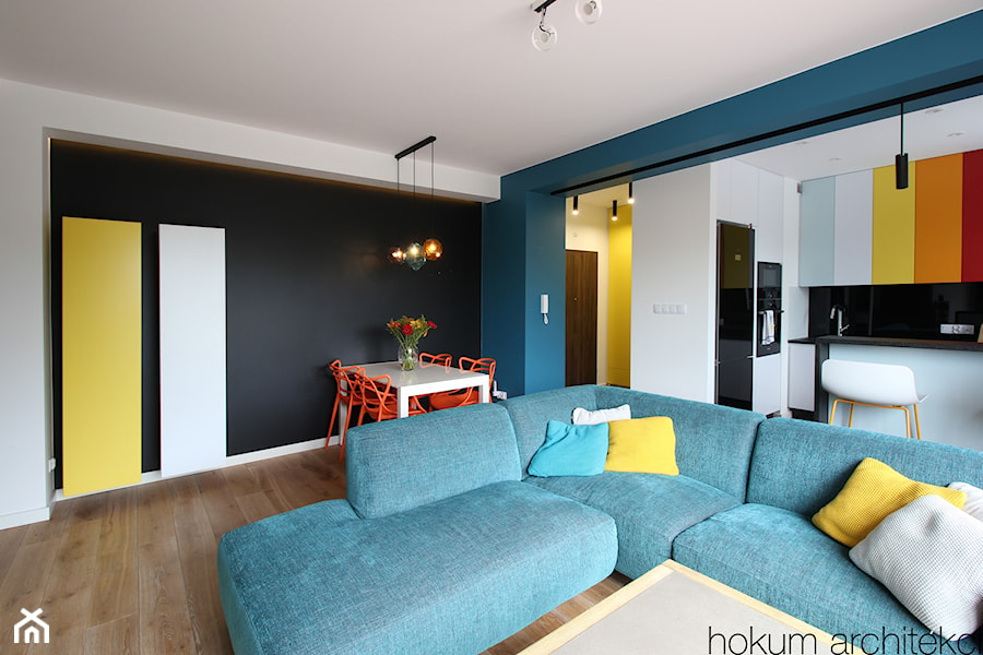 Kolorowy minimalizm, 95m2 - Salon, styl nowoczesny - zdjęcie od Hokum Architekci