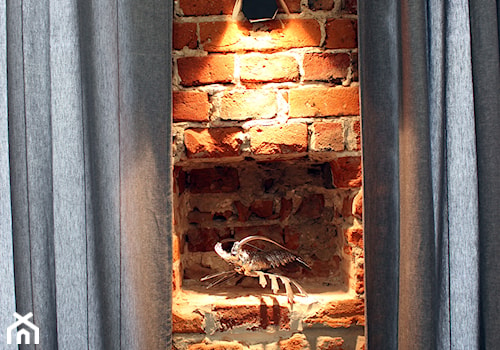 Kawalerka w kamienicy 27m2 - Salon, styl industrialny - zdjęcie od Hokum Architekci