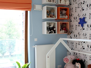Mieszkanie na Pradze, 78m2 - Mały biały czarny niebieski pokój dziecka dla dziecka dla chłopca dla dziewczynki, styl skandynawski - zdjęcie od Hokum Architekci