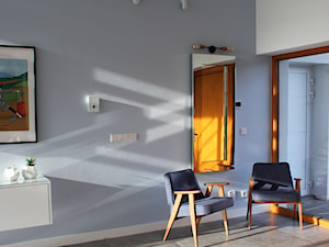Dom w Klęku 300m2 - Średni biały szary hol / przedpokój, styl skandynawski - zdjęcie od Hokum Architekci