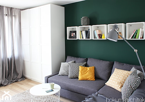 Kolorowe mieszkanie 55m2 - Średni zielony salon, styl skandynawski - zdjęcie od Hokum Architekci