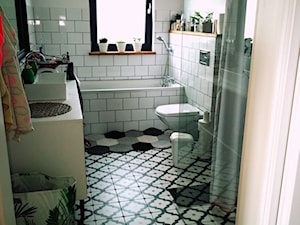 Konkurs O!Twórz Mieszkanie - Mała z lustrem łazienka z oknem, styl nowoczesny - zdjęcie od PORTA DRZWI