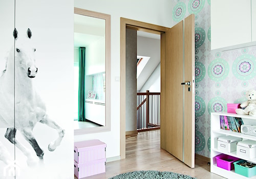 Inspiracje - Średni biały pokój dziecka dla dziecka dla dziewczynki, styl tradycyjny - zdjęcie od PORTA DRZWI