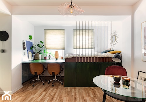 Konkurs O!Twórz Mieszkanie - Średnia biała z biurkiem sypialnia, styl nowoczesny - zdjęcie od PORTA DRZWI