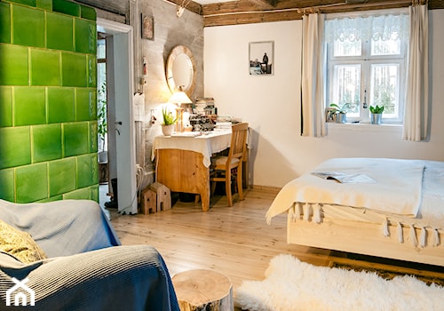 Konkurs O!Twórz Mieszkanie - Duża biała szara z biurkiem sypialnia, styl rustykalny - zdjęcie od PORTA DRZWI