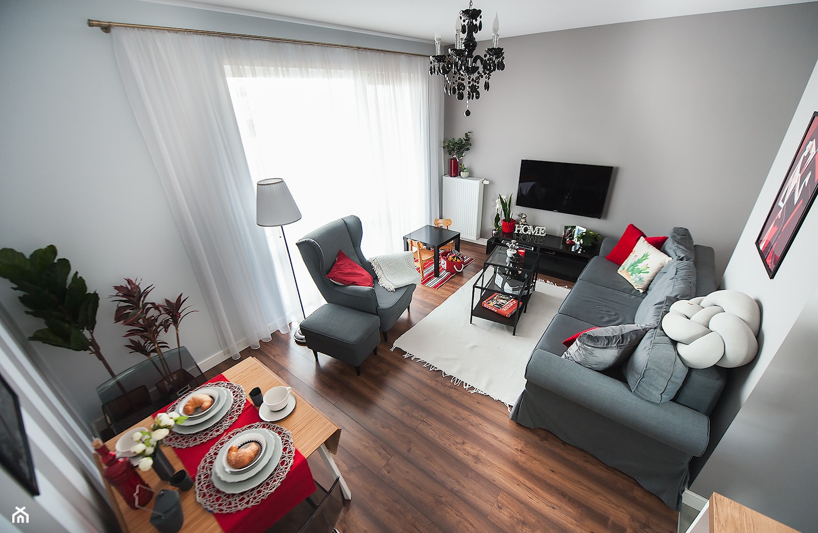 Pokój dzienny w mieszkaniu - zdjęcie od HOME STAGERKA - Homebook
