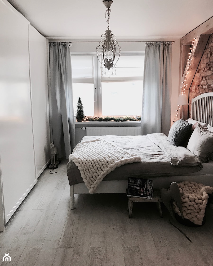 Współpraca - Mała biała sypialnia, styl skandynawski - zdjęcie od hakauuka