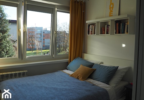 33 metrowe mieszkanie w Tychach - Mała biała sypialnia, styl skandynawski - zdjęcie od HOMEFORYOU AGATA BOCHENKO